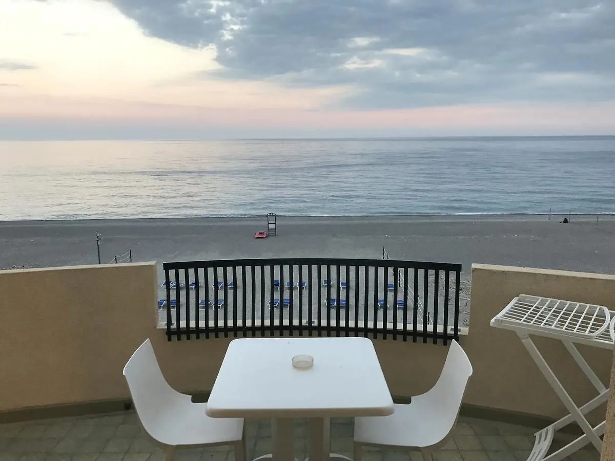 Villa Nettuno Residence Giardini-Naxos